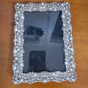 Elegant Pearl and Silver Beaded Picture Frame